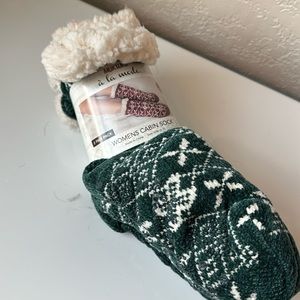 Muk Luks Womans Cabin Socks